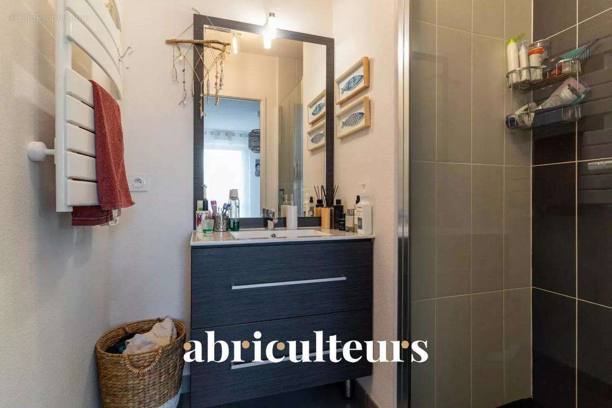 Appartement à MARSEILLE-9E