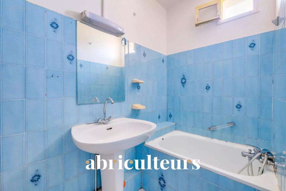 Appartement à MARSEILLE-9E