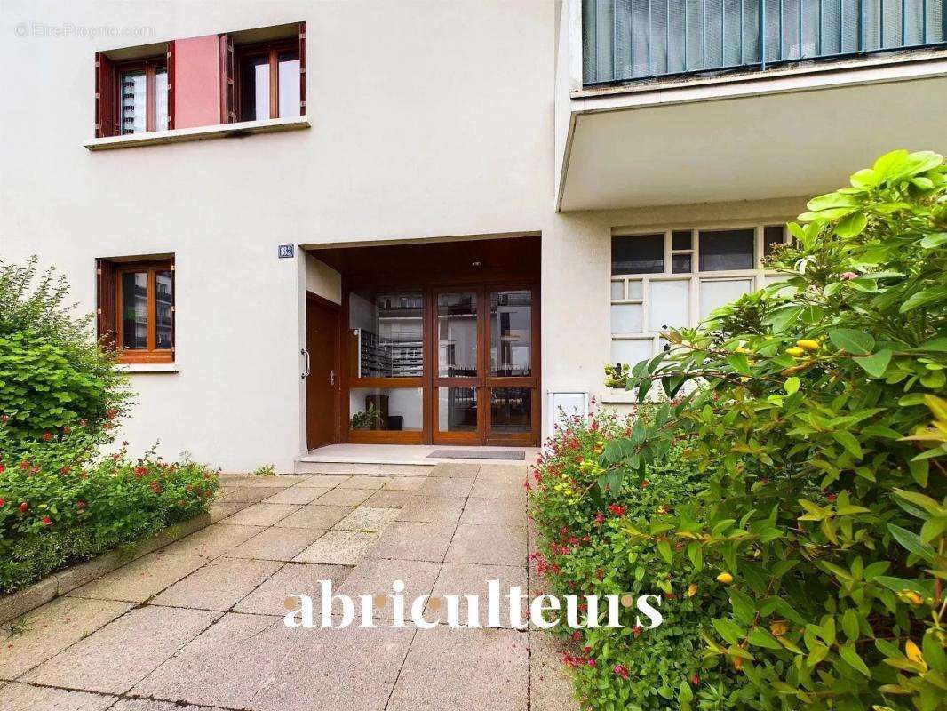 Appartement à IVRY-SUR-SEINE