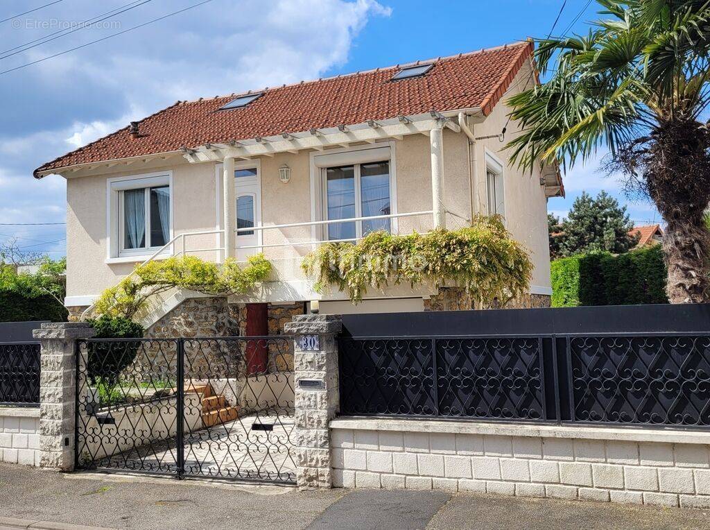 Maison à AULNAY-SOUS-BOIS