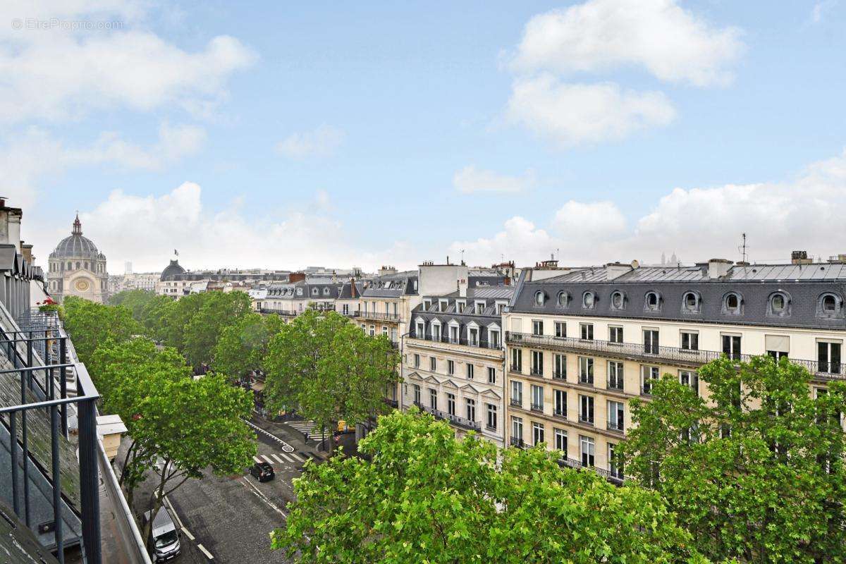 Appartement à PARIS-8E