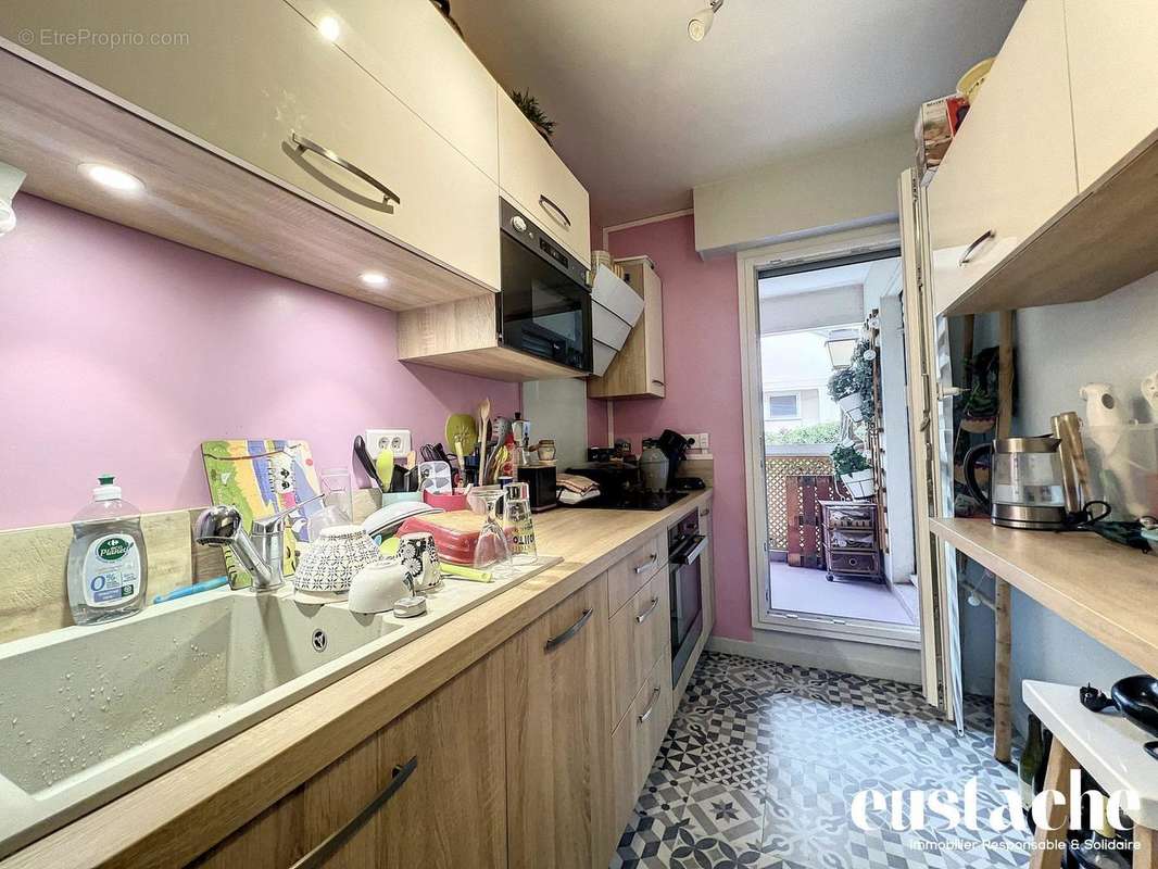 Appartement à PARIS-20E