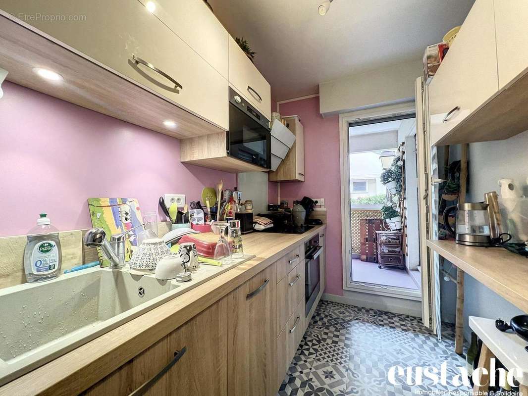 Appartement à PARIS-20E