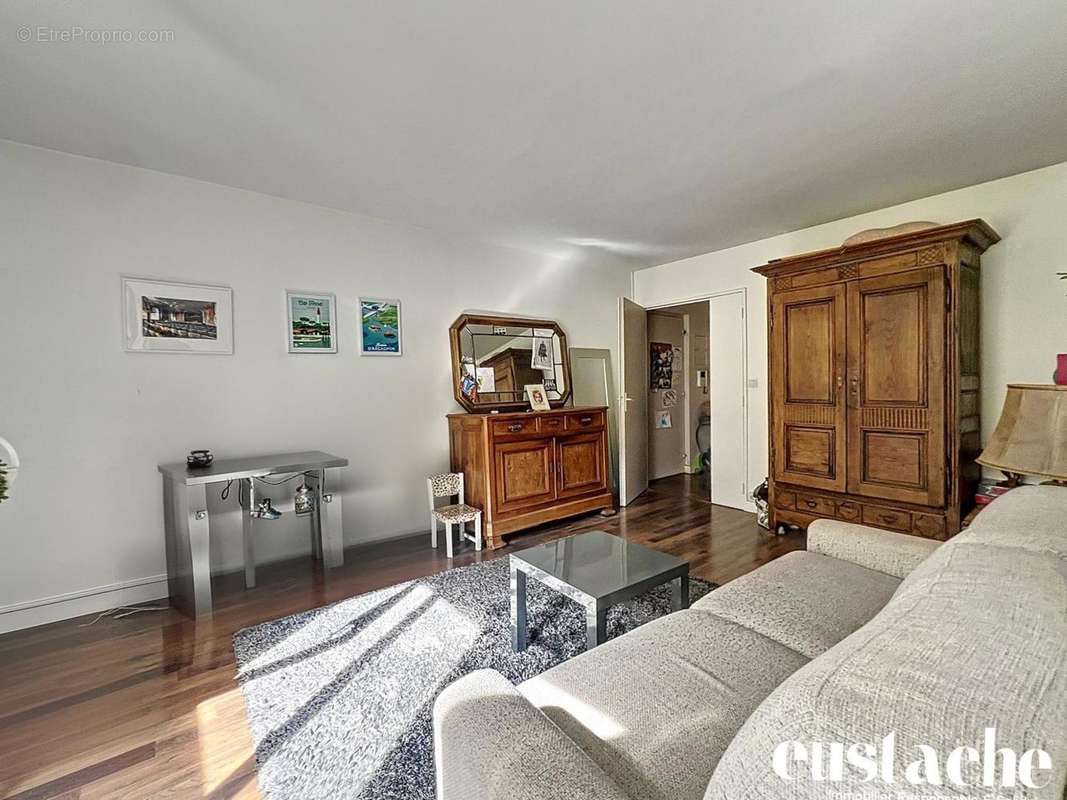 Appartement à PARIS-20E