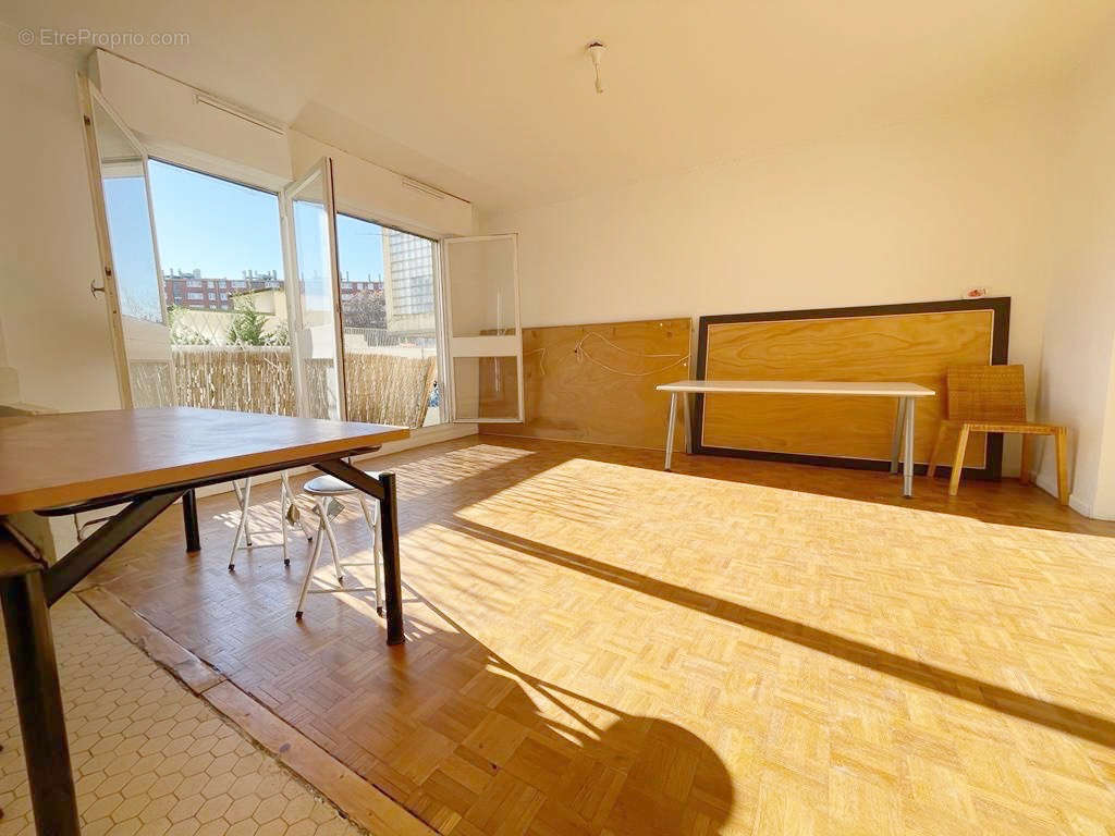 Appartement à PARIS-19E