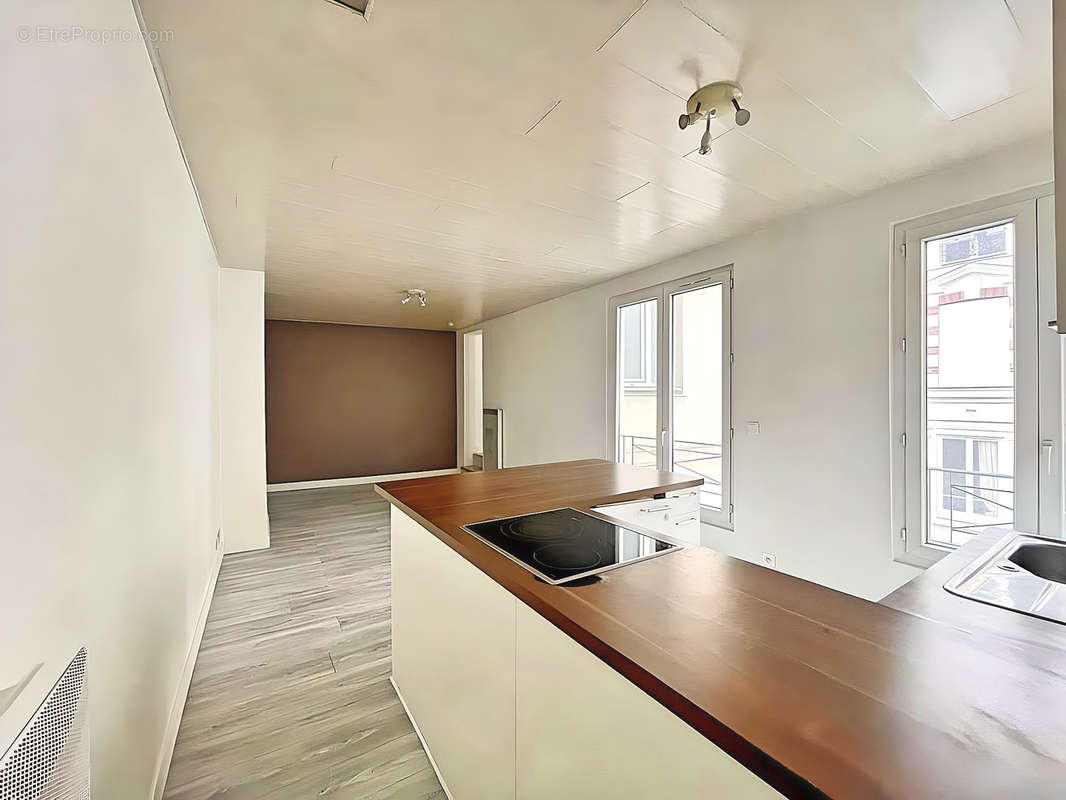 Appartement à PARIS-11E