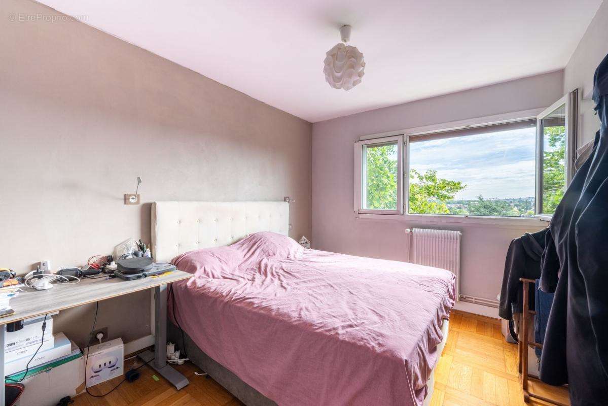 Appartement à LE PERREUX-SUR-MARNE