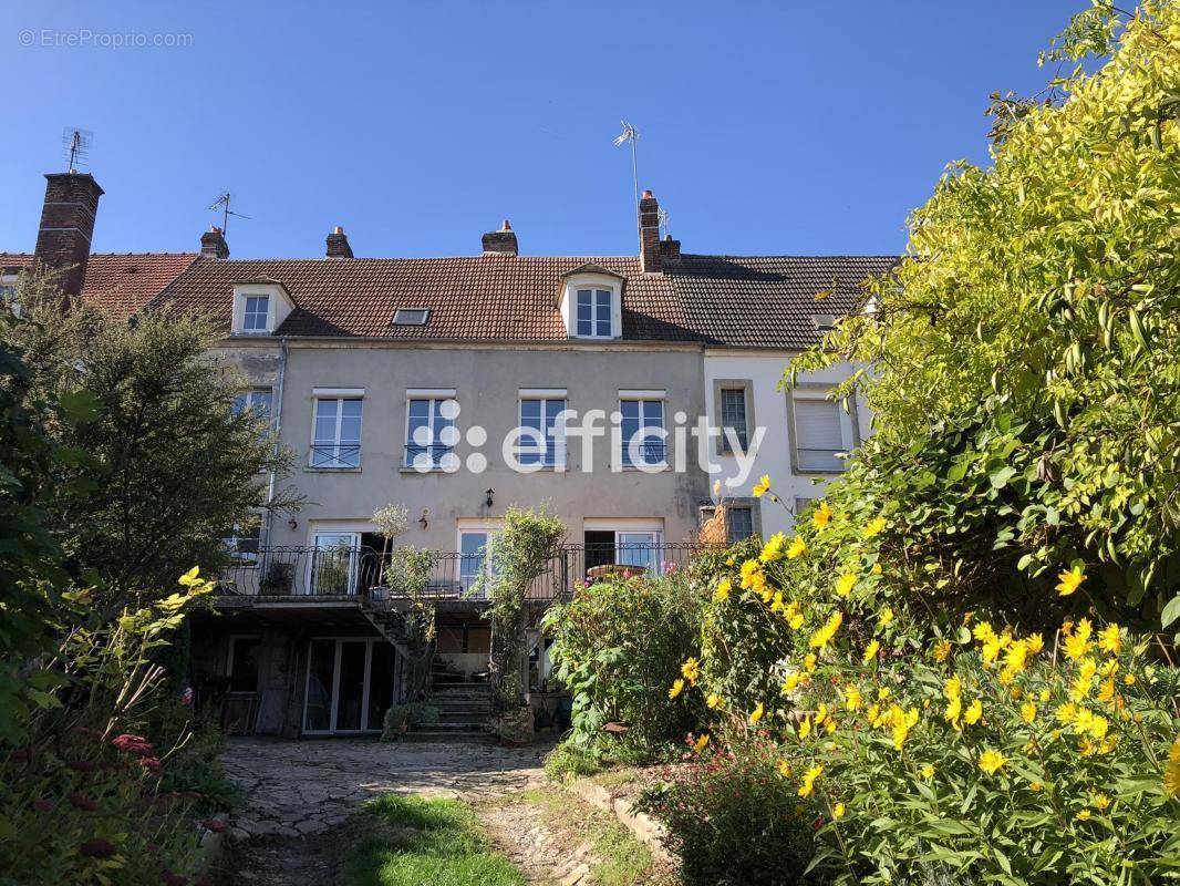 Maison à NANTEUIL-LE-HAUDOUIN