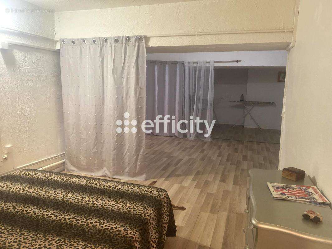 Appartement à MARSEILLE-4E