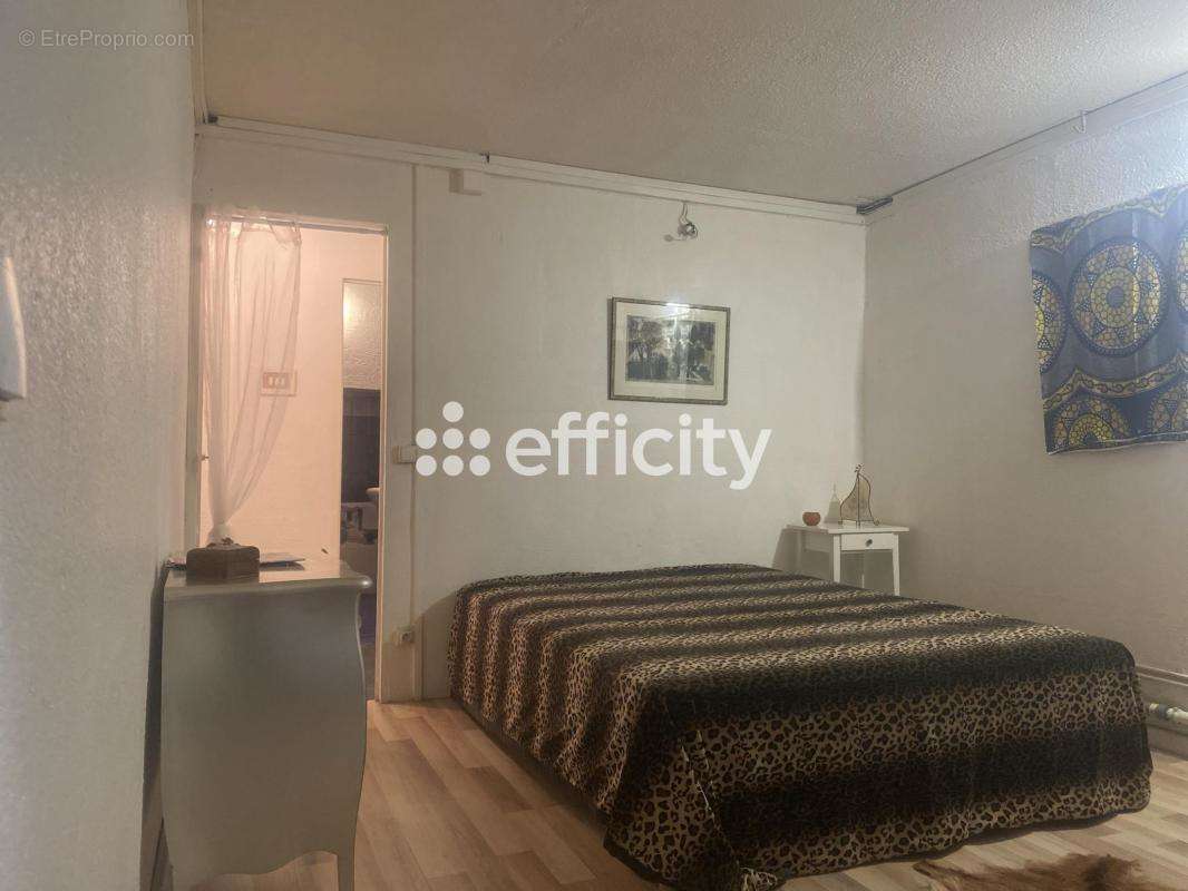 Appartement à MARSEILLE-4E