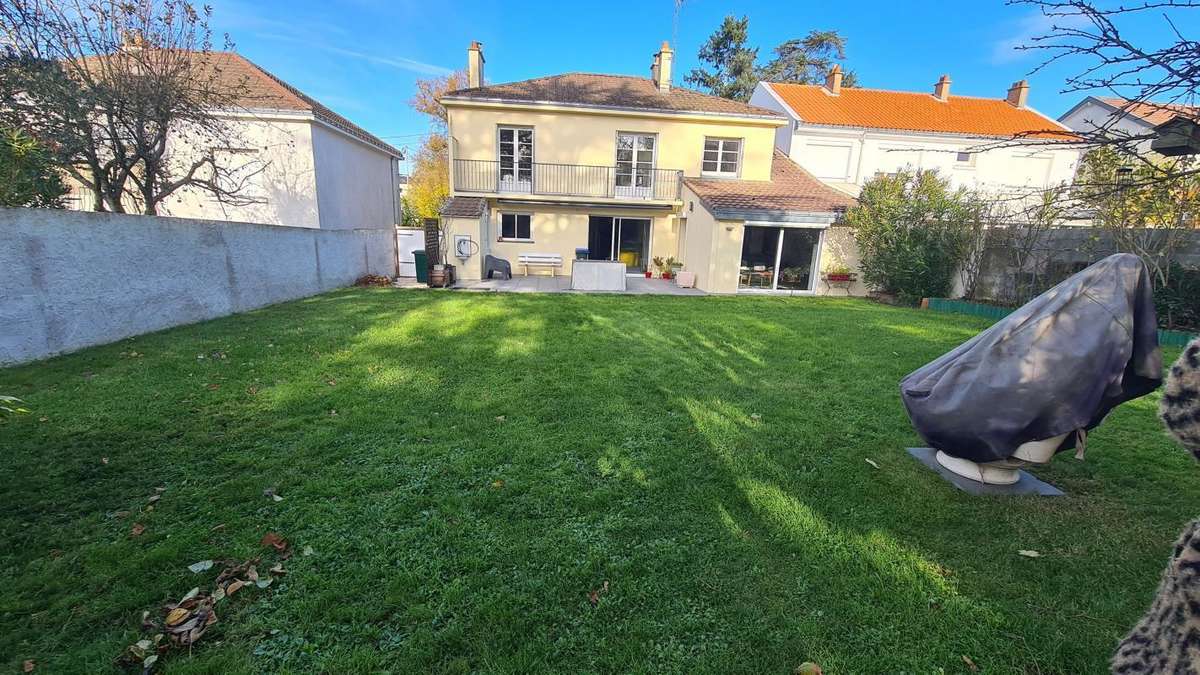 Maison à SAINT-SEBASTIEN-SUR-LOIRE