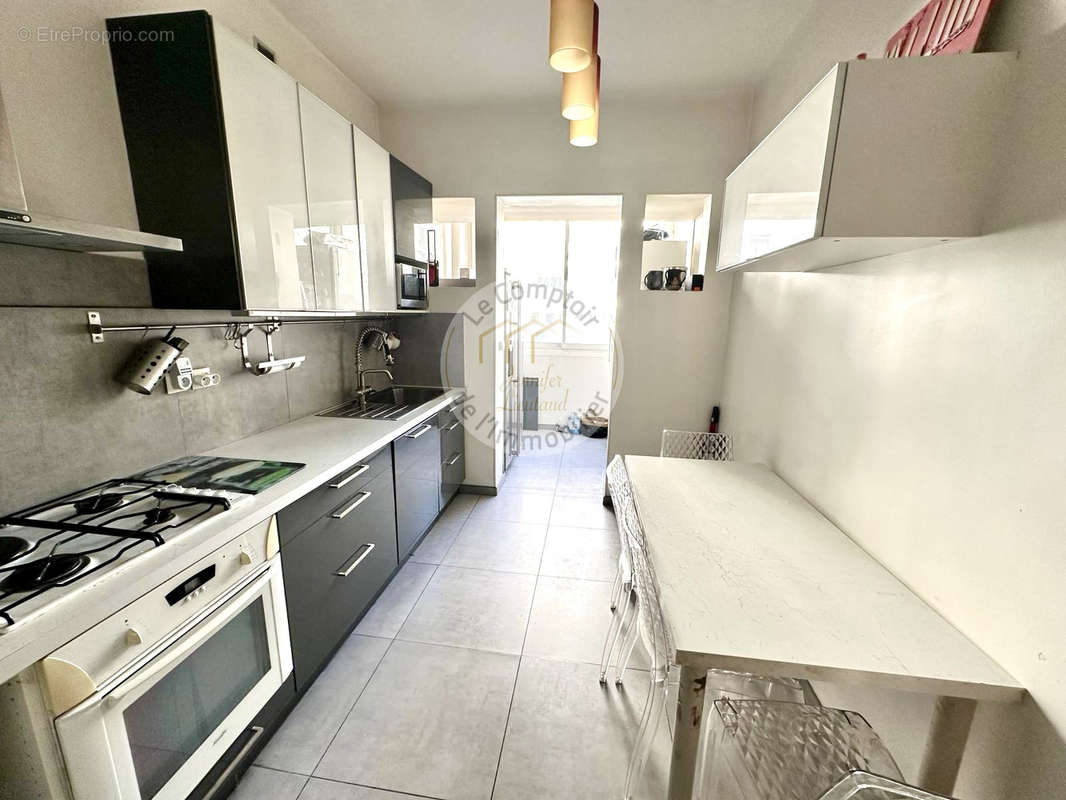 Appartement à MARSEILLE-8E