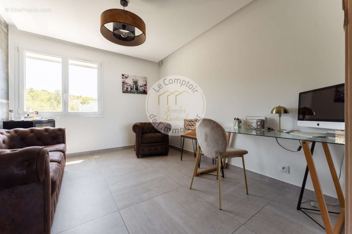 Appartement à MARSEILLE-9E