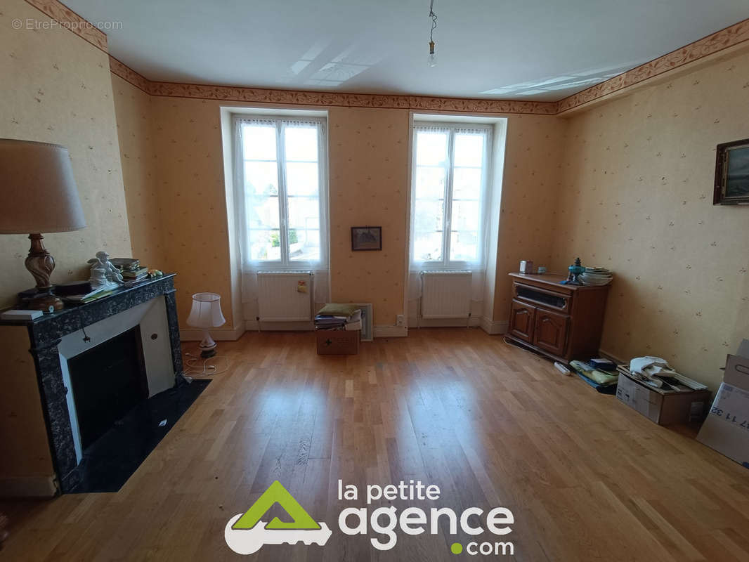 Appartement à SANCERGUES