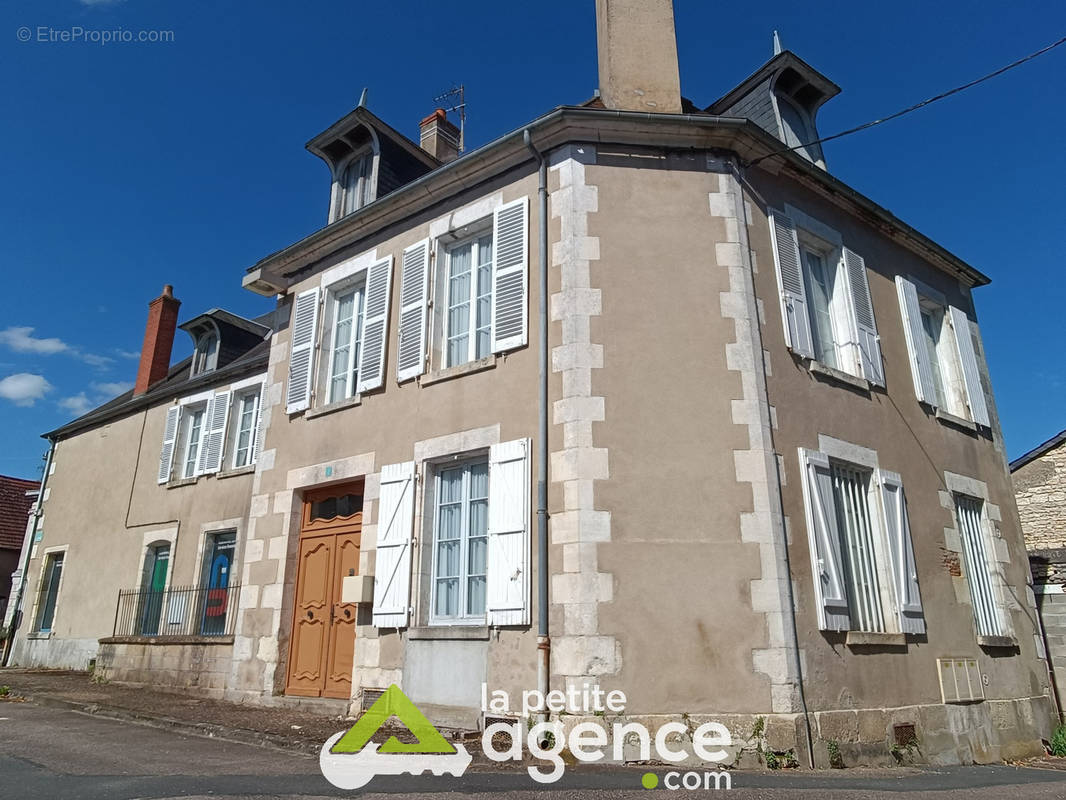 Appartement à SANCERGUES