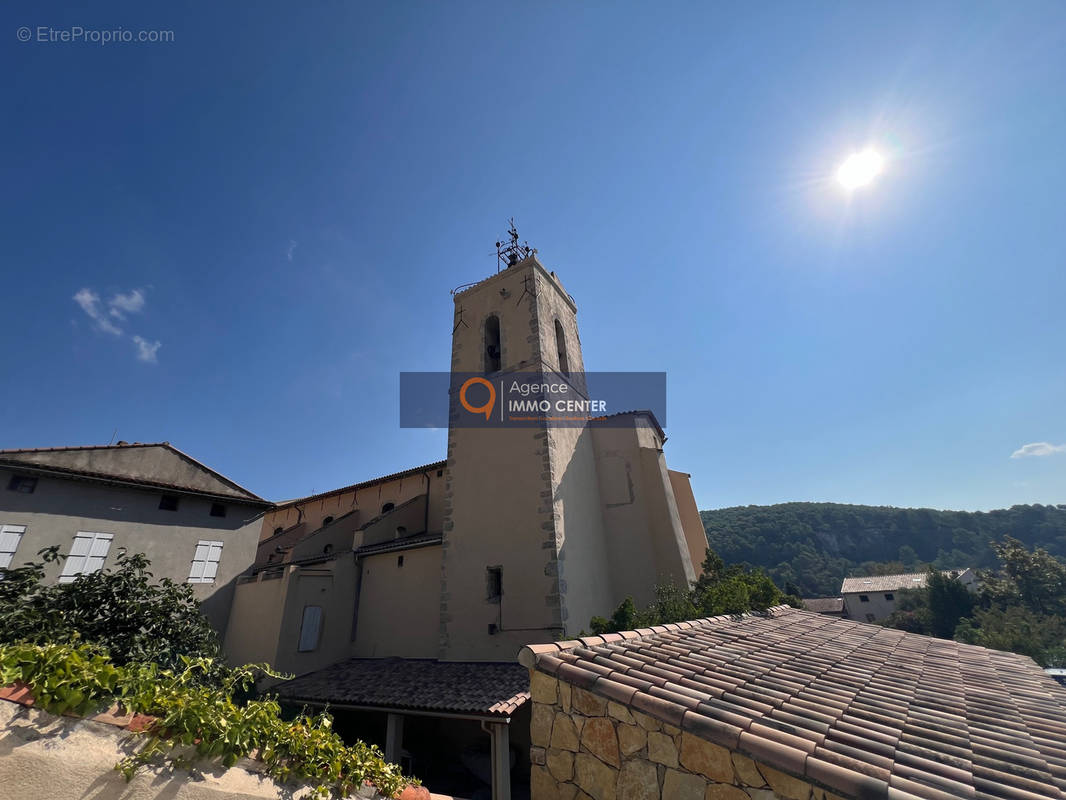 Appartement à SOLLIES-TOUCAS