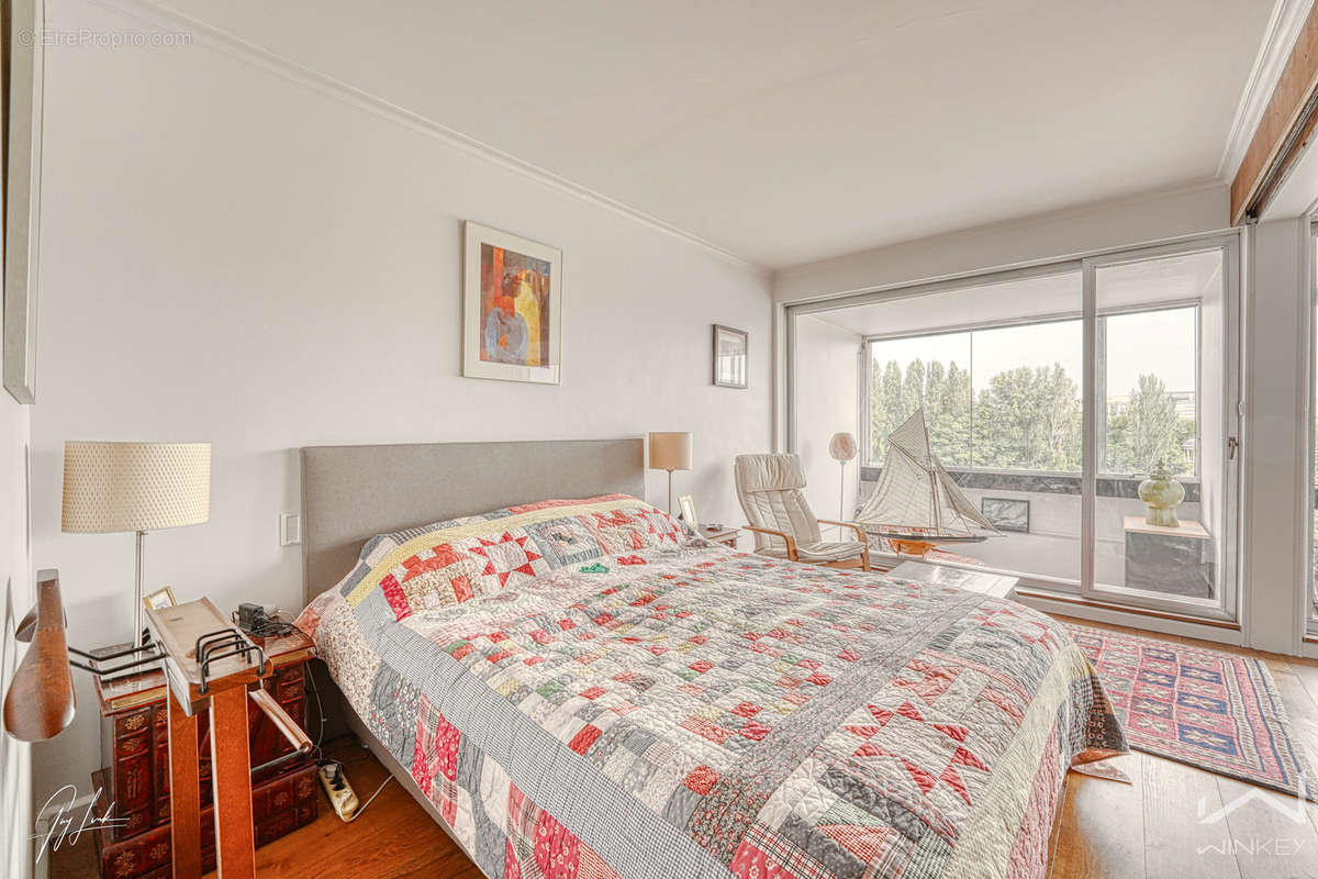 Appartement à COURBEVOIE