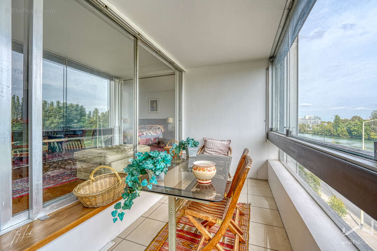 Appartement à COURBEVOIE