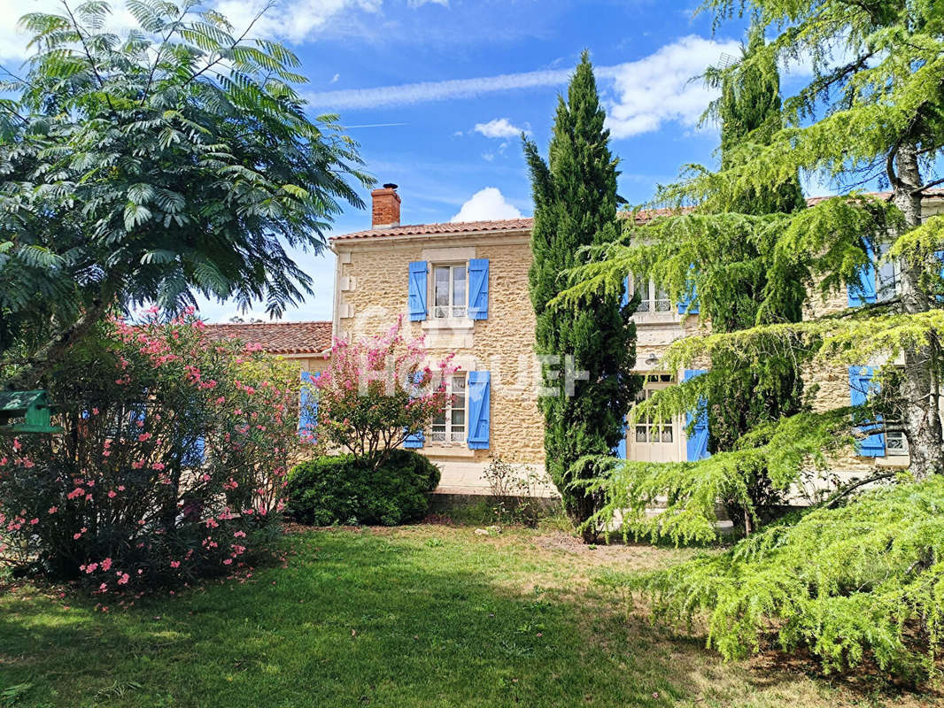 Maison à FONTENAY-LE-COMTE