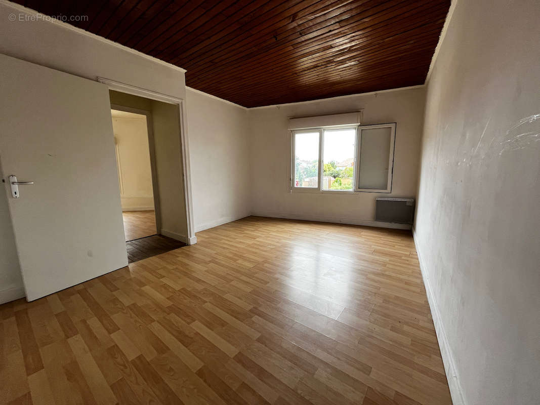 Appartement à SAINTE-LIVRADE-SUR-LOT