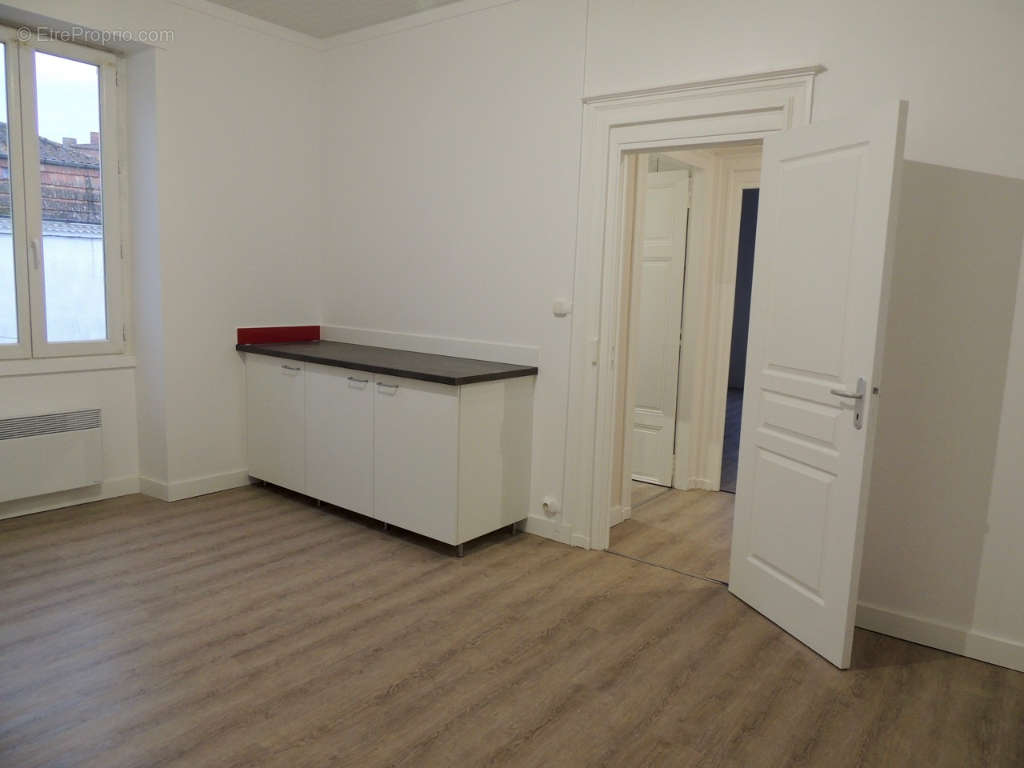 Appartement à SAINTE-LIVRADE-SUR-LOT