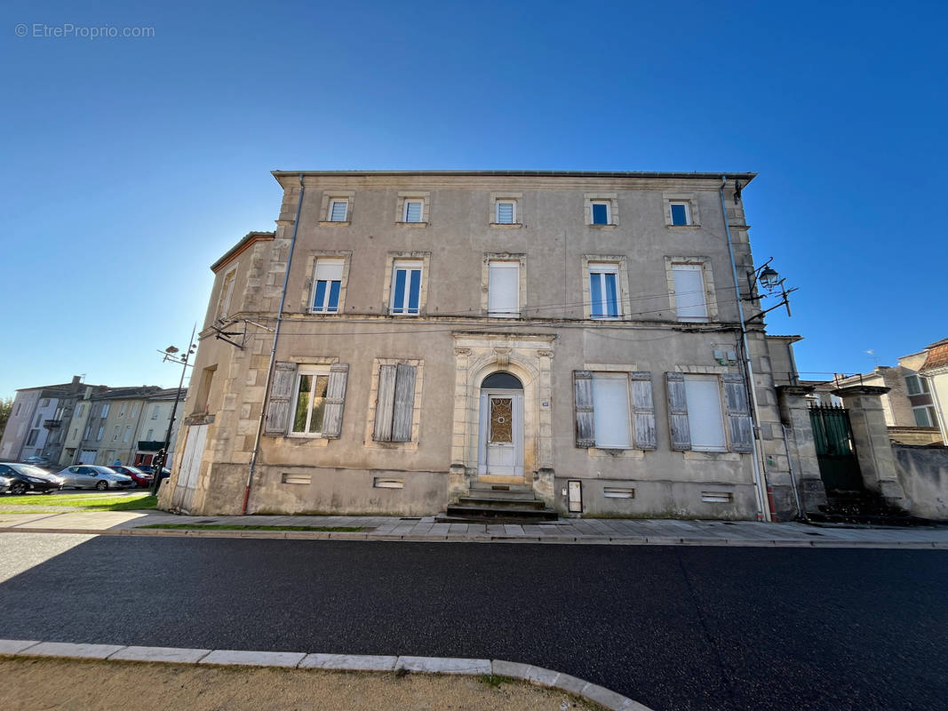 Appartement à SAINTE-LIVRADE-SUR-LOT