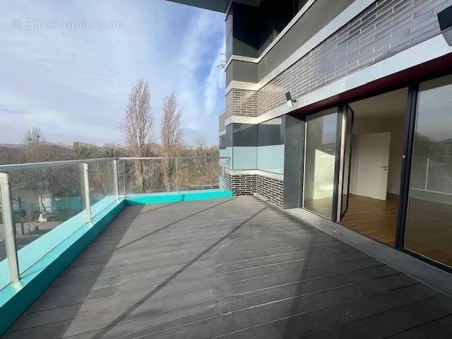 Appartement à ISSY-LES-MOULINEAUX