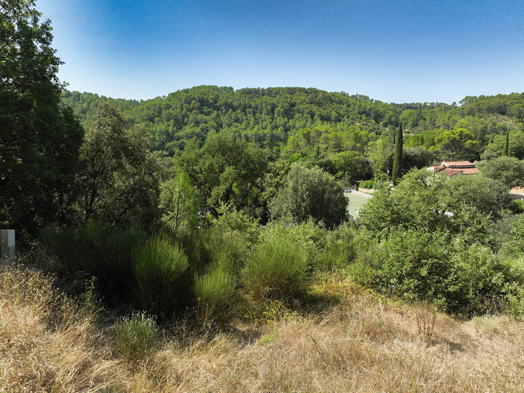 Terrain à BARJOLS