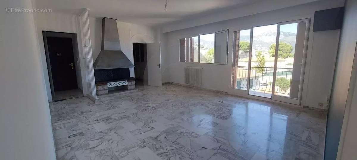 Appartement à ROQUEBRUNE-CAP-MARTIN