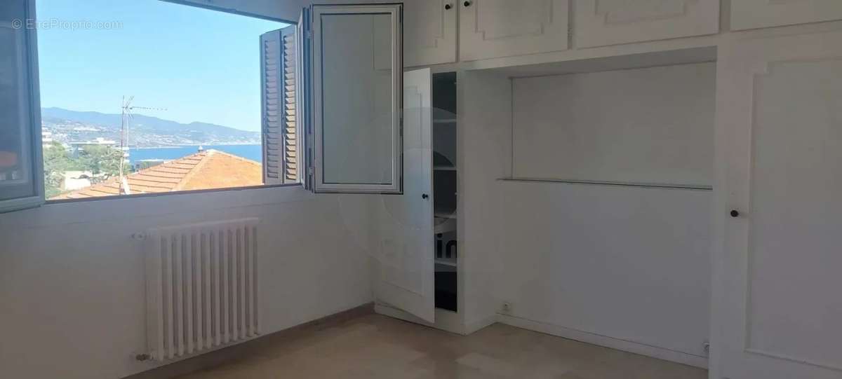 Appartement à ROQUEBRUNE-CAP-MARTIN