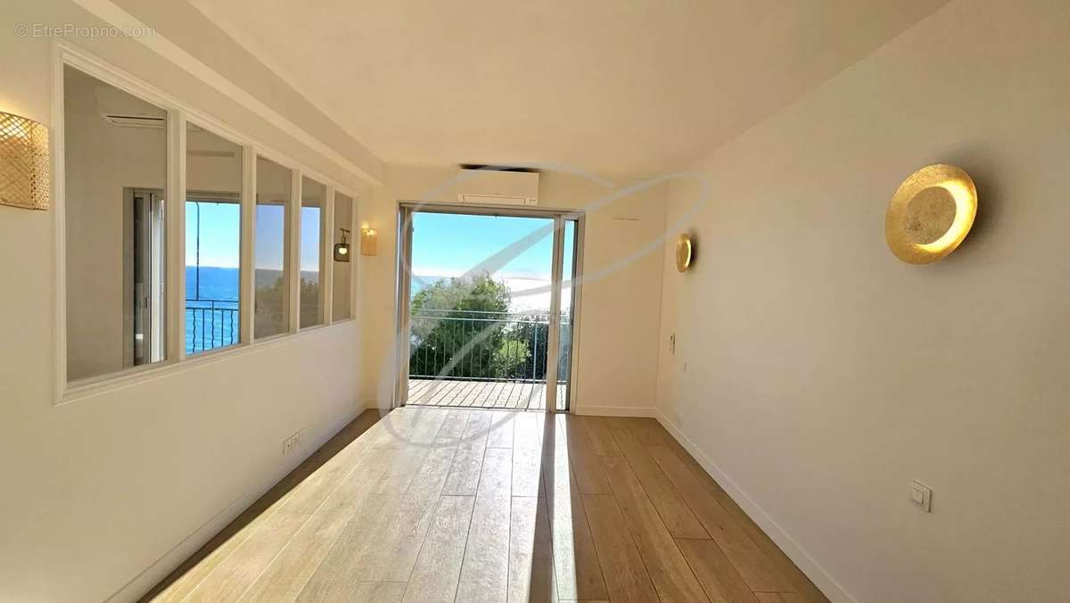 Appartement à ROQUEBRUNE-CAP-MARTIN