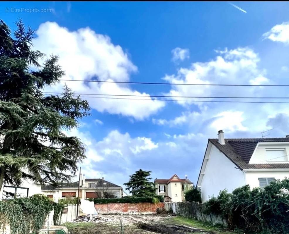 Terrain à VILLIERS-SUR-MARNE