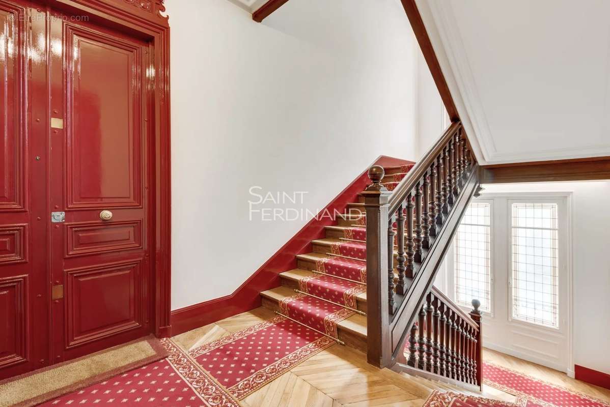 Appartement à PARIS-17E