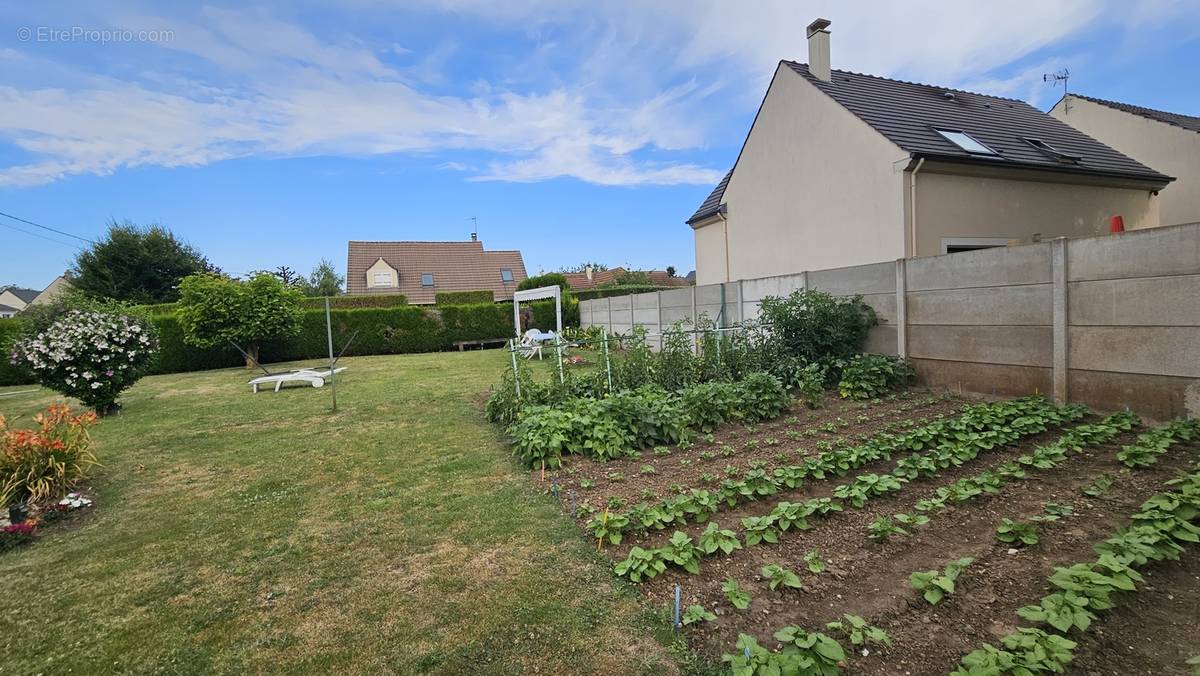 Terrain à SAVIGNY-SUR-ORGE