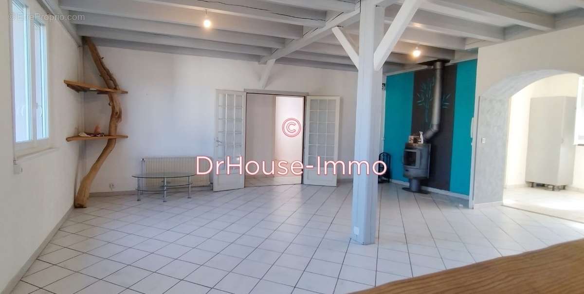 Appartement à UNIEUX