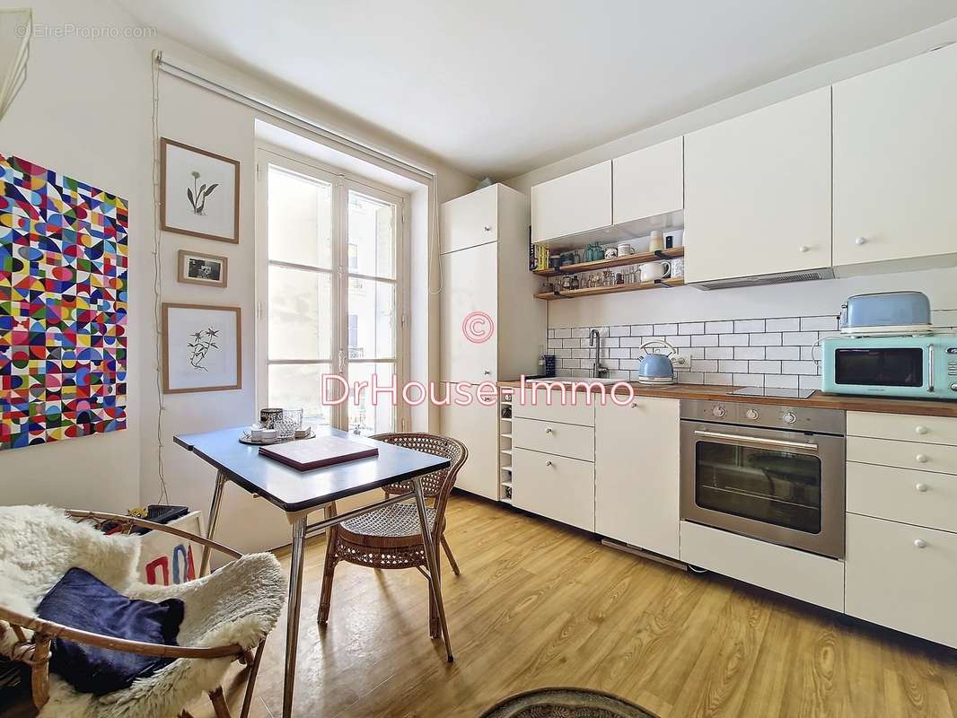 Appartement à PARIS-10E