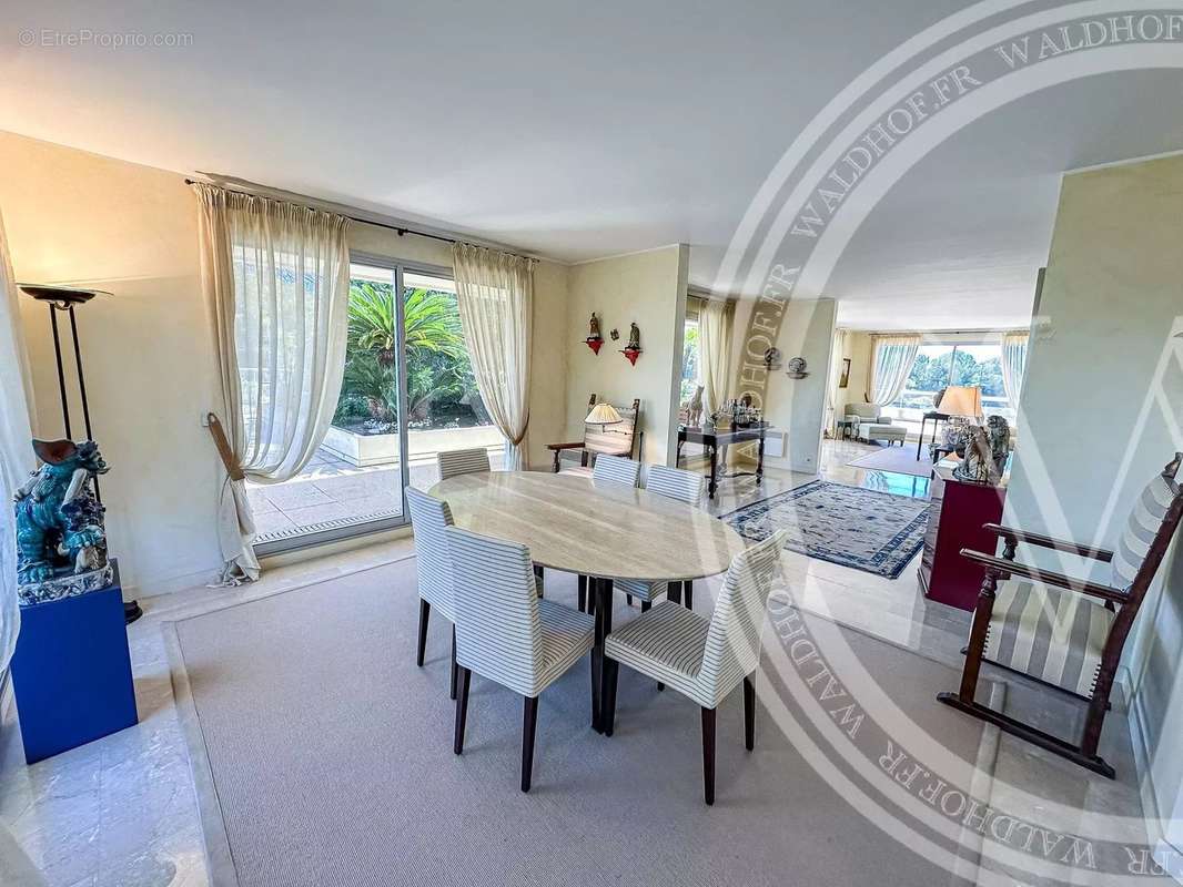 Appartement à ROQUEBRUNE-CAP-MARTIN