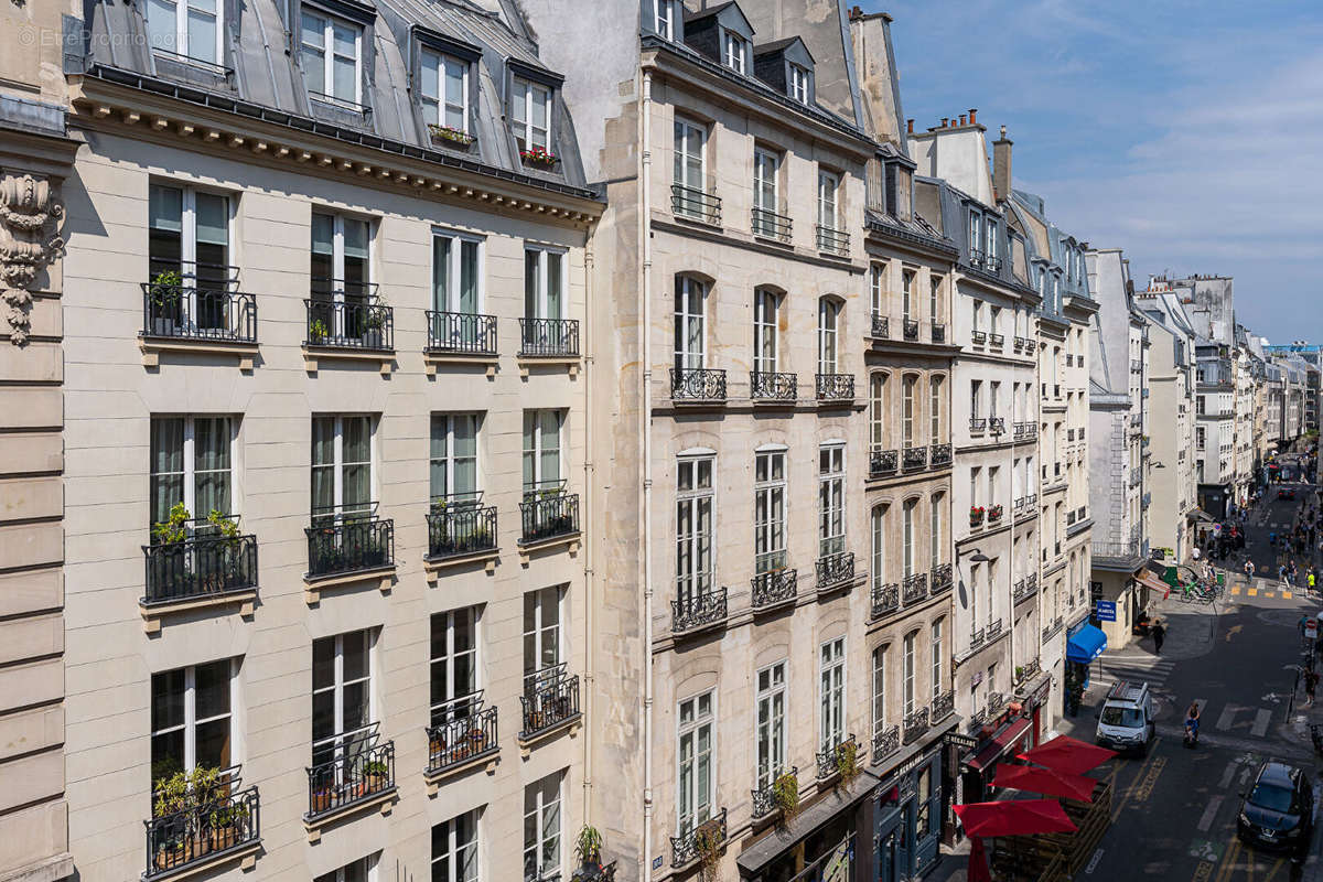 Appartement à PARIS-1E