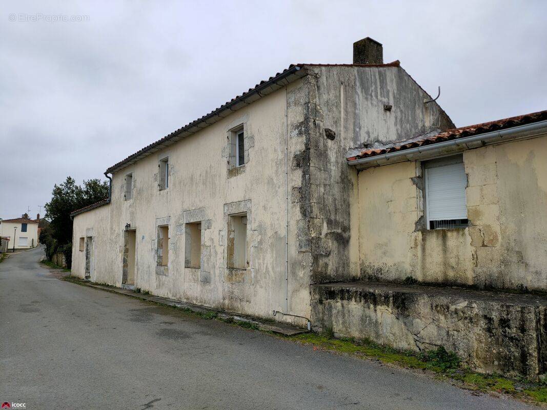 Maison à LA BRETONNIERE-LA-CLAYE