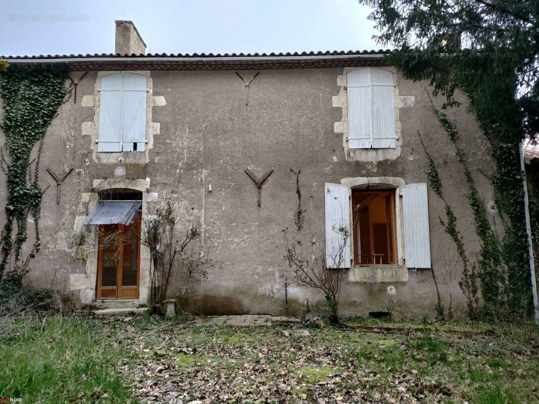 Maison à MAREUIL-SUR-LAY-DISSAIS