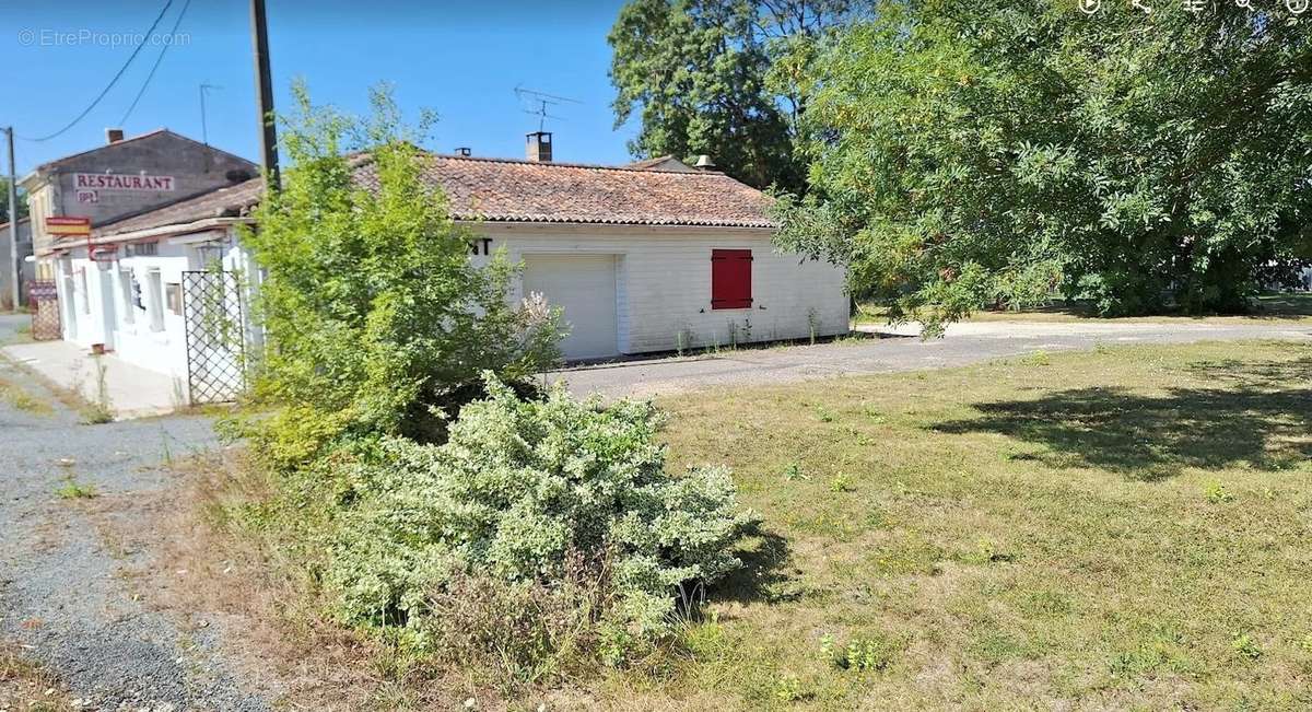 Appartement à SAINT-GEORGES-DES-COTEAUX