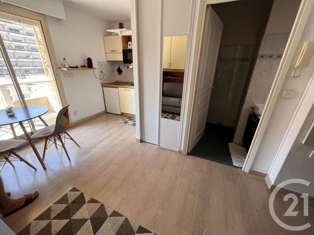 Appartement à ROQUEBRUNE-CAP-MARTIN