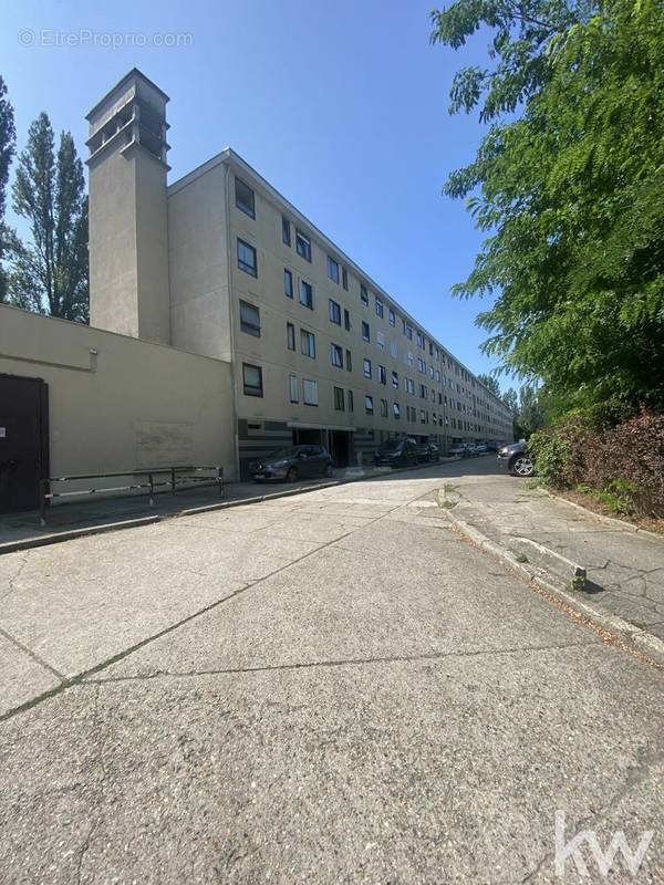 Appartement à CLICHY-SOUS-BOIS