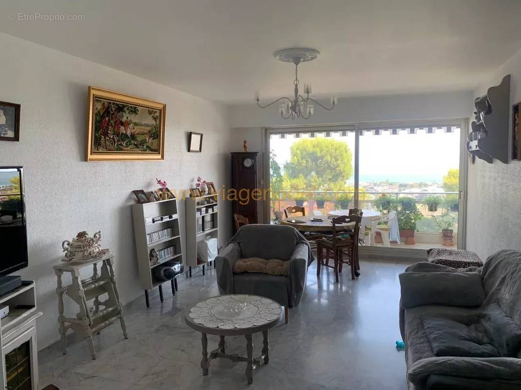 Appartement à VILLENEUVE-LOUBET