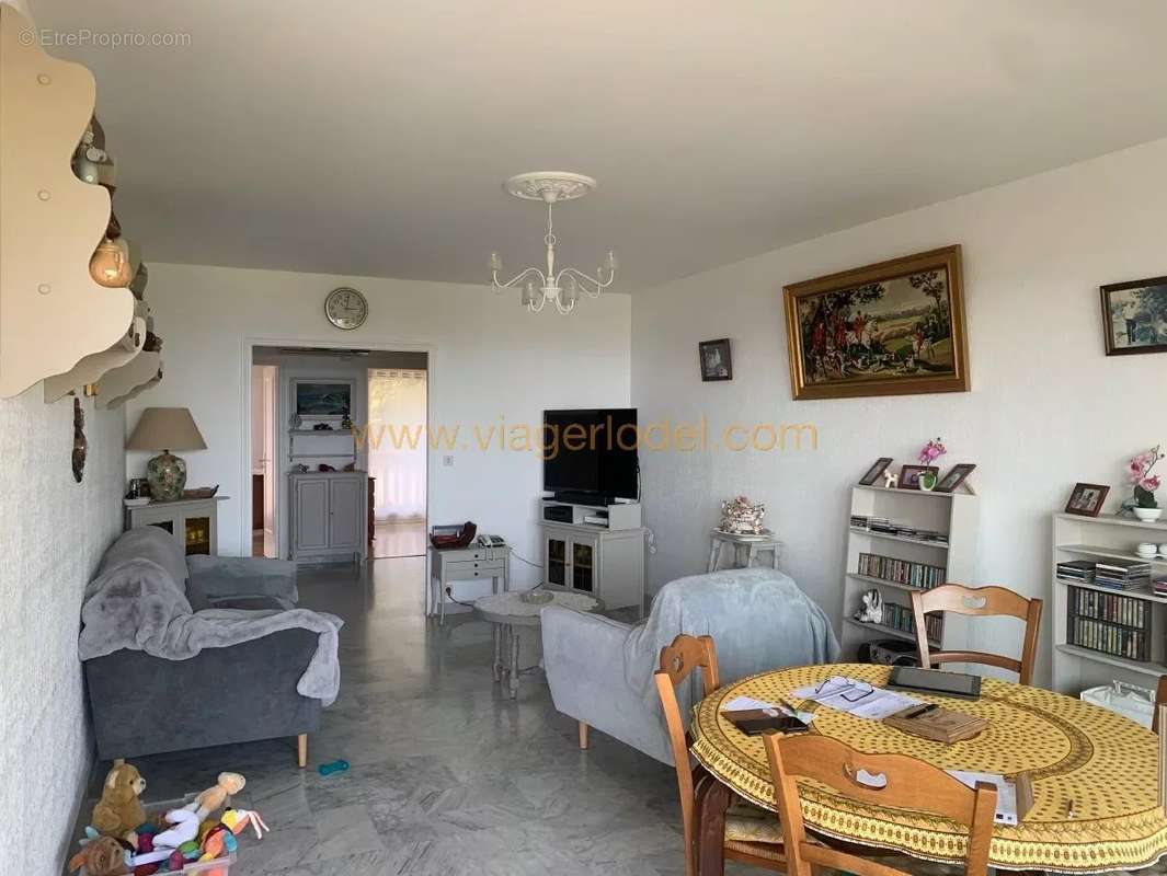 Appartement à VILLENEUVE-LOUBET