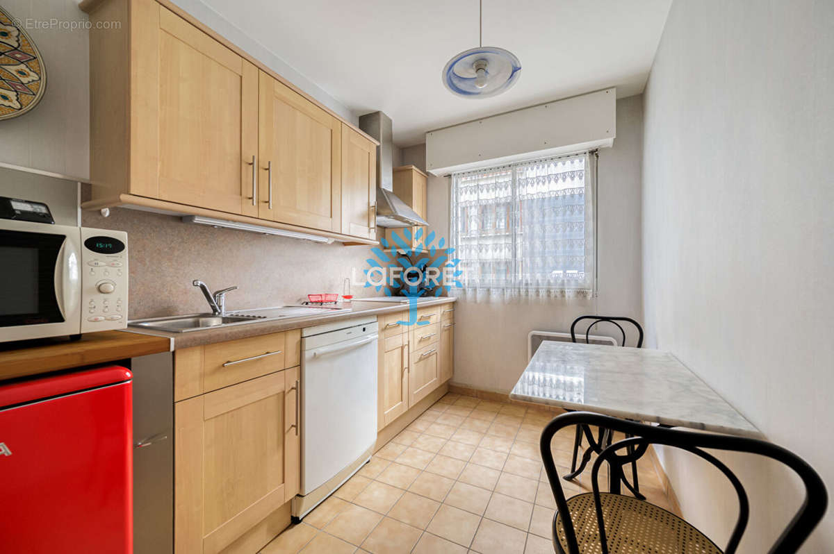 Appartement à PARIS-20E