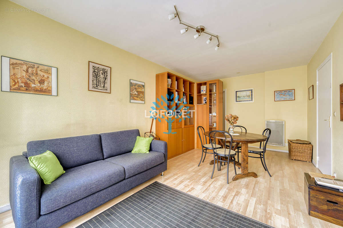 Appartement à PARIS-20E