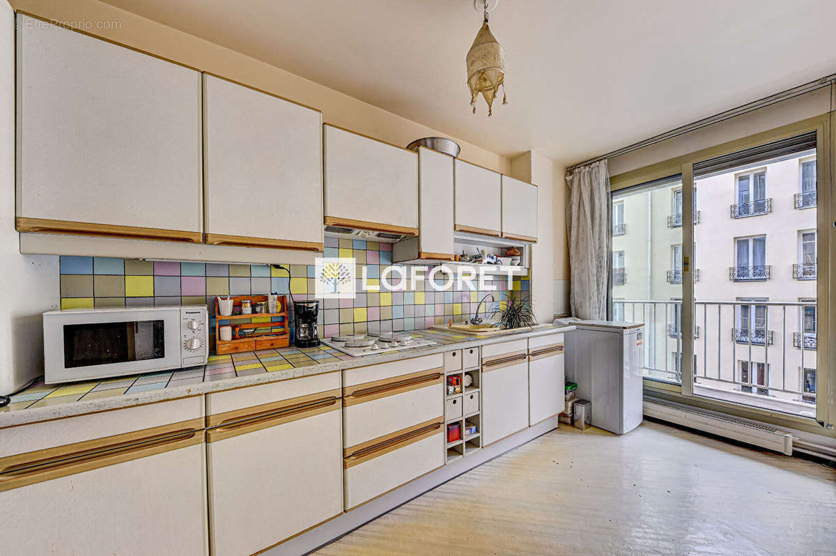 Appartement à PARIS-11E