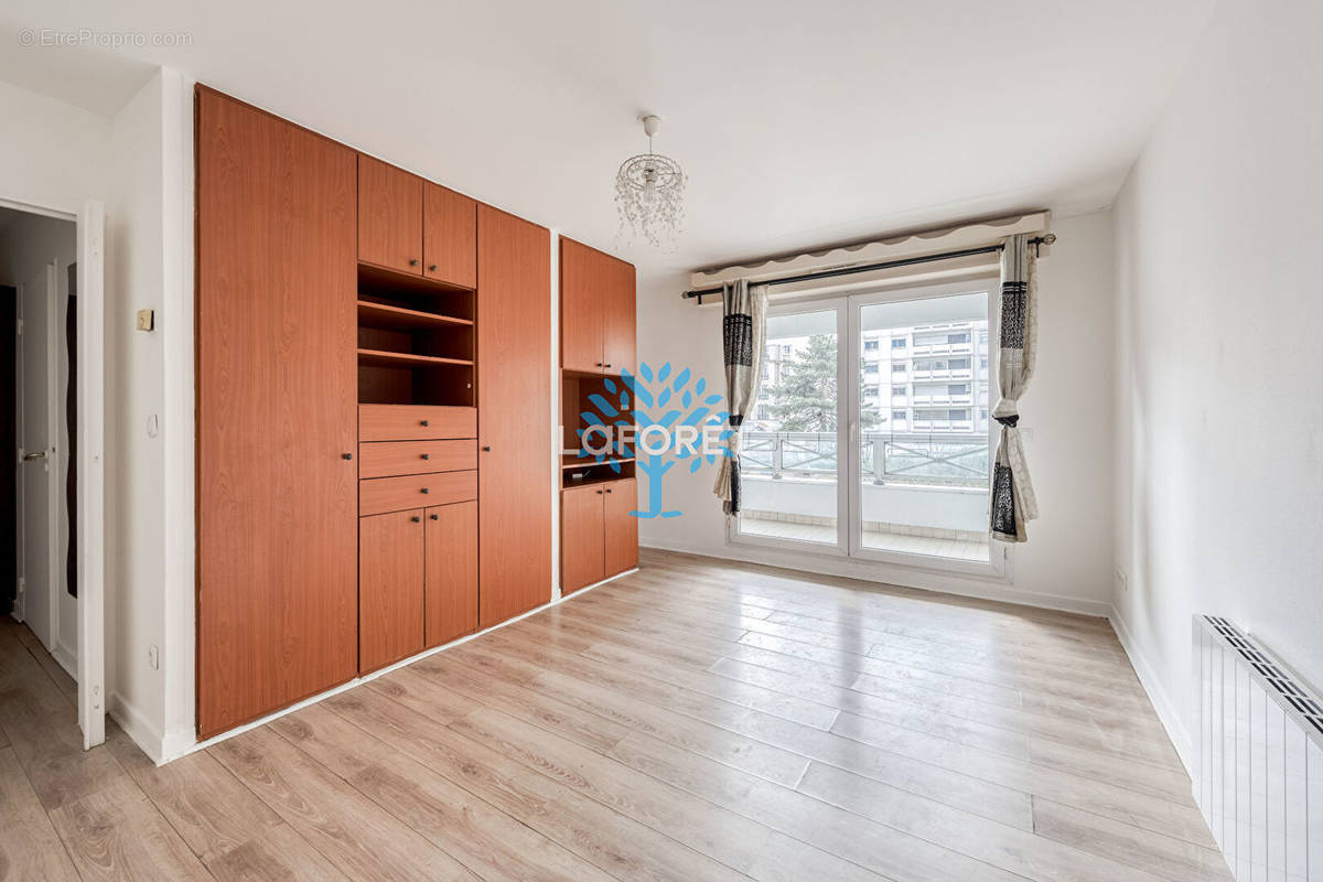 Appartement à PARIS-20E