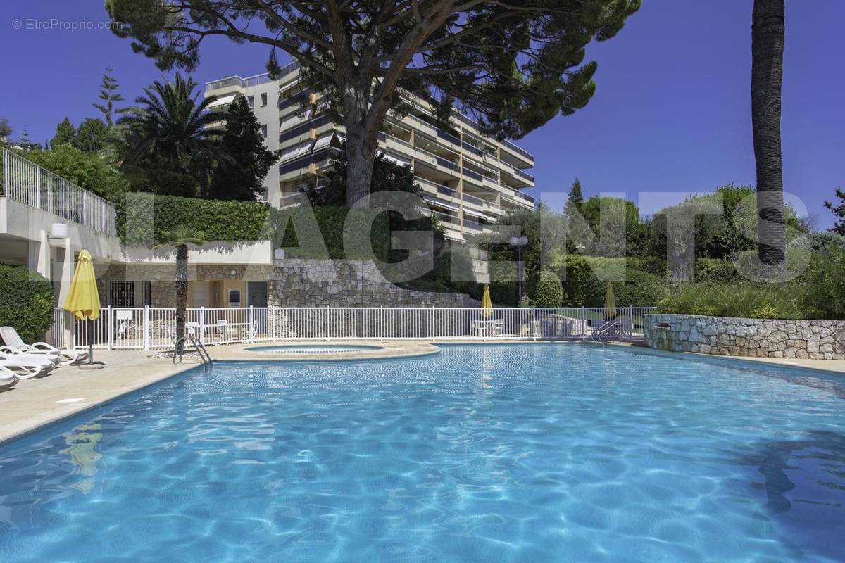 piscine - Appartement à NICE